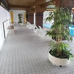 Apartmán Highlights-play Area In Children's Room! Terrace-park, Indoor Pool, Sauna, Hiking, Pingpang, Table-football, Tennis, Free Parking *