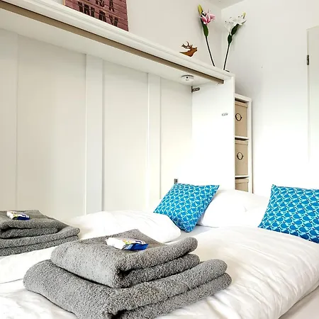 Highlights-play Area In Children's Room! Terrace-park, Indoor Pool, Sauna, Hiking, Pingpang, Table-football, Tennis, Free Parking Apartament *